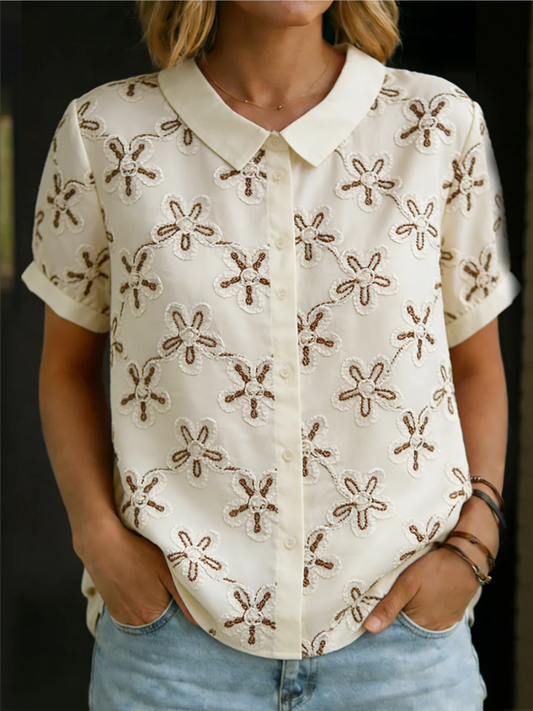 Maaike – Blouse met kraag en bloemen